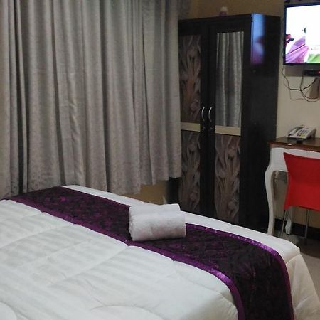 Diponegoro House Hotel Salatiga Exterior photo