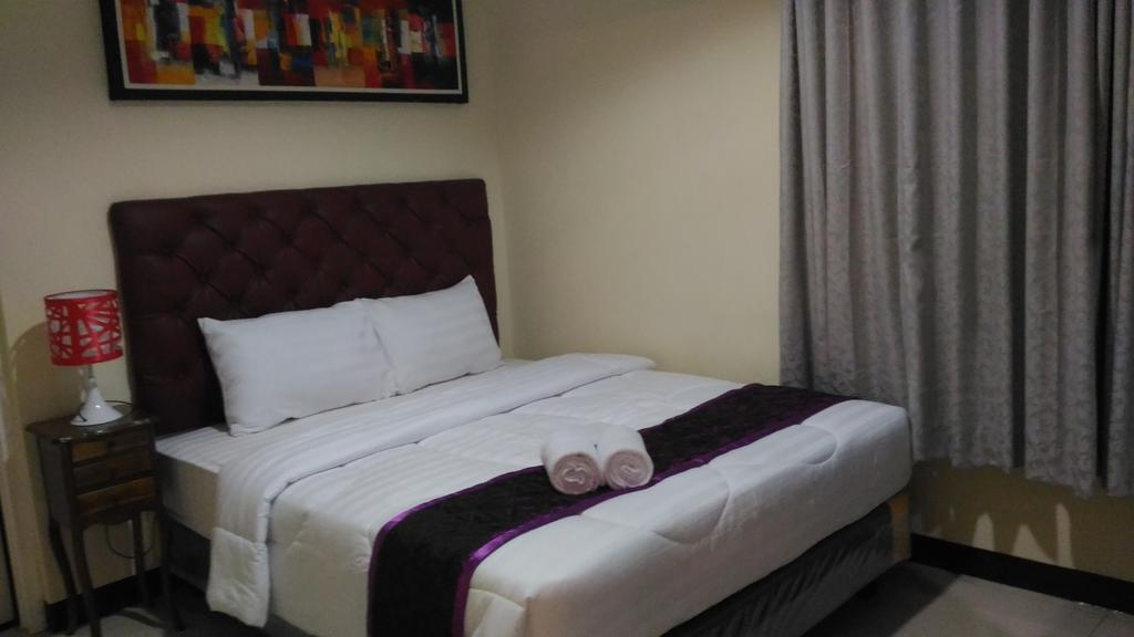 Diponegoro House Hotel Salatiga Exterior photo